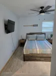 Clean & Cozy Cottage - Lake Views + Private Hot Tub - Wifi