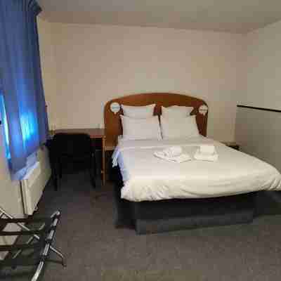 Quick Palace Epinal Rooms