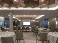 Lincoln Plaza London, Curio Collection by Hilton Hotels near Docklands