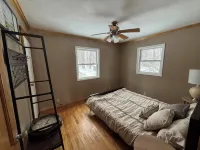 3-bedroom cottage in charming McMillan with WiFi in the East Lake Community - 3-Star