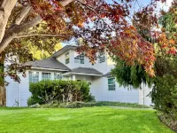 Hot tub + Bright and spacious home + 20 min to Ski —> Sleeps 13! - Wifi