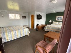 Lamplighter Lodge