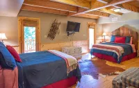 Come Stay and Play in the Rockies with 2 King and 6 Queen beds!  Great ESCAPE! - Boutique