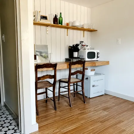 Steps to VT Campus & Cassell Cozy Blacksburg Studio