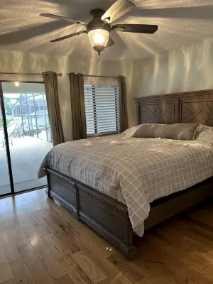 Canal Home 3Br 2BA with Salt Water Heated Pool and Boat DockDiscounts Available - ブティック