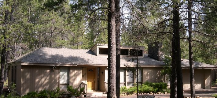 Reimagine your vacation @ this Charming Pet Friendly Sunriver home that sleeps 8 Hotéis em Sunriver