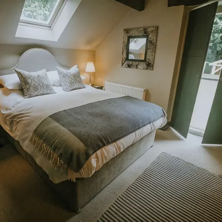 Luxury Rural Holiday Cottage With Log Burner