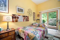 River Retreat with private apartment and deck on the beautiful Delaware River - Boutique