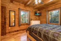 Authentic Log Cabin - Sleeps 10 - Hot Tub - Fire Pit - Hocking Hills - con encanto