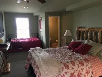 Greers Ferry Lake - Crockett's Escape Cabin with 6 person hot tub -  Privatzimmer