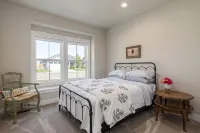 Seasons Guest Home - 3-Star