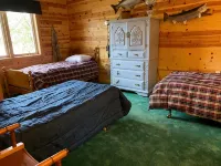 Quiet "UP NORTH" Cabin with All the Amenities. 200 a Night. - WiFi