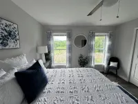 Stylish Cozy Home with Gorgeous Views! - WiFi