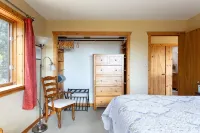 SkyMountain Lodge with Hot Tub and Infrared Sauna - Chalets