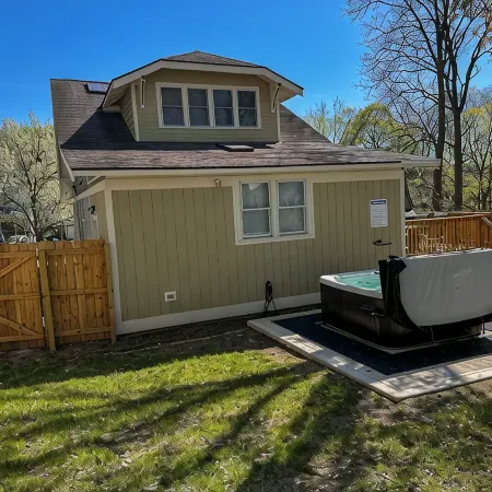 Historic Craftsman, just 8 minutes from downtown Kalamazoo.
