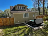 Historic Craftsman, just 8 minutes from downtown Kalamazoo. - Homestays