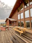 Large cabin with amazing views, mountains, sunsets, and wildlife. - Homestays