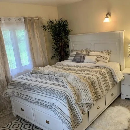 Lake view 2 bedroom with kitchen and balcony