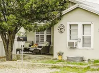 1 Hour to Big Bend National Park and 30 Minutes to Marfa - 2-Star