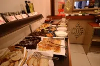 Grand Anzac Hotel - breakfast