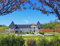 Chateau Herbe ~ Oberon Suite w/ Kitchen - 4 étoiles