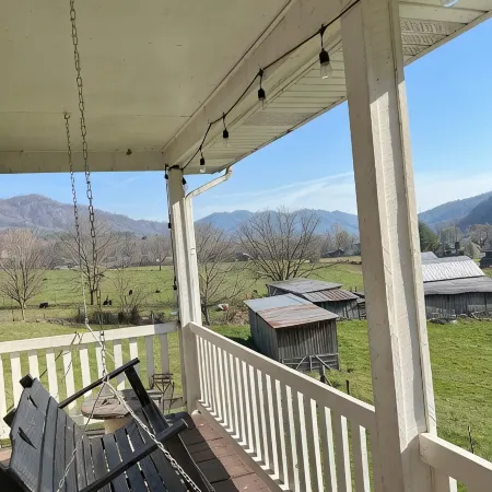Mountain House near the Appalachian Trail, Watauga Lake, Bristol, & Johnson City
