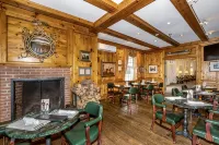 Peaceful Spa Villa Getaway - Hot Tub - 3 minutes to Mohegan Sun Casino - 3-Star