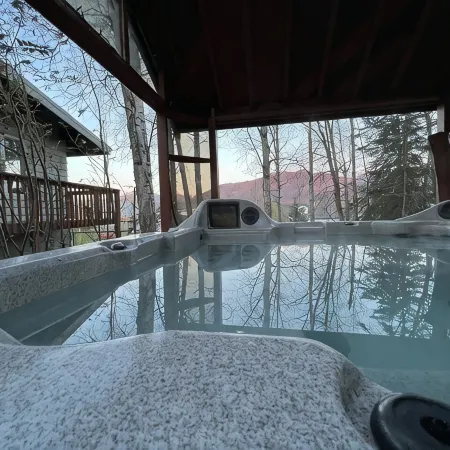 Luxury Alaska Retreat w/ Hot Tub, Rain Shower & Mountain/Ski Views • Sleeps 16