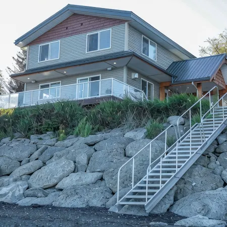Seafarer's Beach House Beach Front Property, Amazing Views!