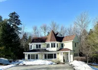 Brand New Listing! Amazing 4 Bedroom Townhome with your own private Hot Tub!!! - Wifi