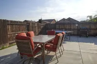 Spacious & New I KINGS & BBQ - บังกะโล