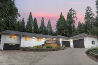 Modern Mountain Retreat - Wineries, Lakes, Nature - Wifi