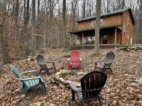 Creekside Cabin Vacation Rental - シャレー