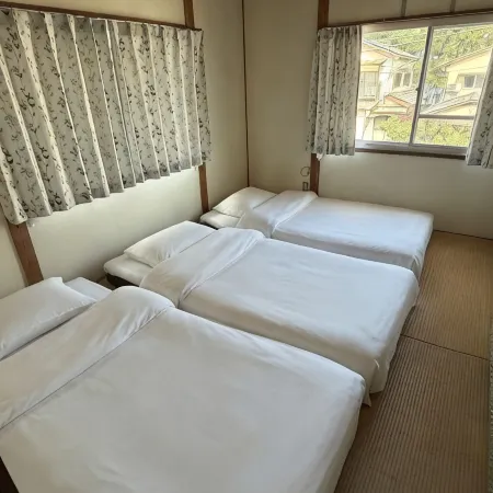 2LDK with Matsubara and the ocean right in front of you. The perfect loc