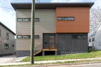 Modernist Masterpiece: 'Simply the Best' - 4 stjerner