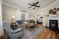 Cozy Cottage newly renovated near DWNTN & MTSU - Boutique