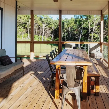 Huckleberry Hollow, secluded home in the woods, wraparound porch, soaker tub!