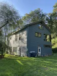 6 Bed, 4 Bath, 3 Level Renovated Barn, 1400m to Bowral Centre, 320m2, Peaceful - บังกะโล