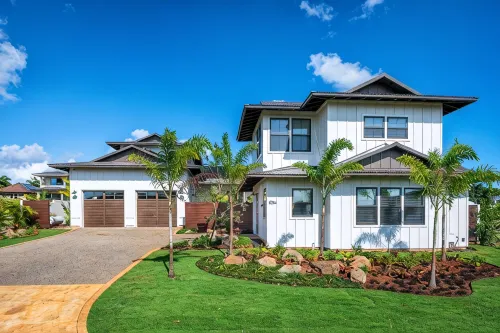Beautiful Luxury Home, Walking Distance to Shops, Beaches & Fine Dining! - balcony