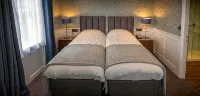 Dunoon Hotel - parking