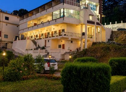 Goroomgo Tribhuwan Ranikhet