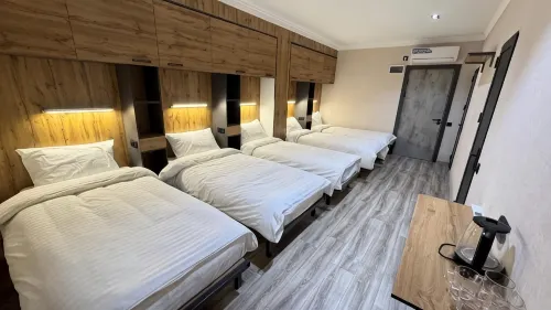 Generator - Hostels