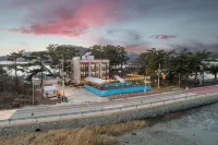 Daebudo Sea and Pine Pension (Pool) - 膳食民宿