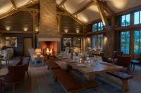 Retreat East - bar