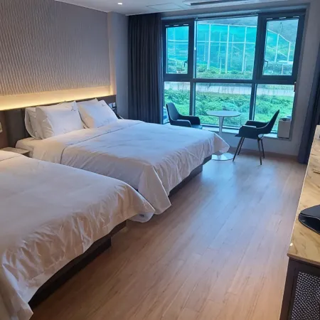 Geoje Island B&B Hotel