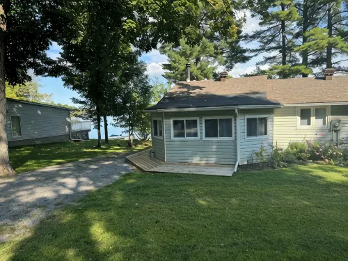 Beautiful Waterfront Cottage on Golden Lake - 3 tähden