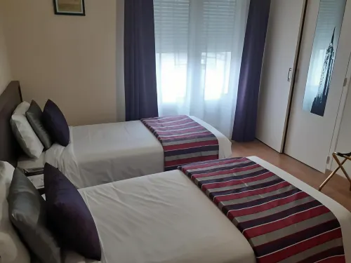 Le Chapeau Rouge Hotels in Saint-Leonard-des-Bois