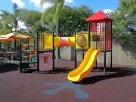 ไนท์แคปที่โรงแรมคาวานาวอเตอร์ส โรงแรมในมูลูลาบา