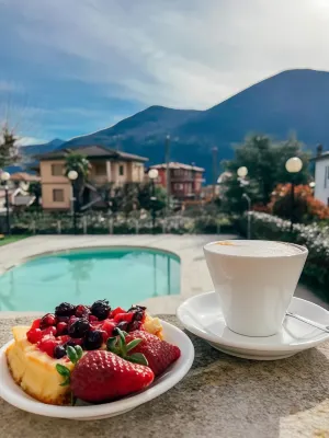 Caroline Hotel Hotels in Brusimpiano