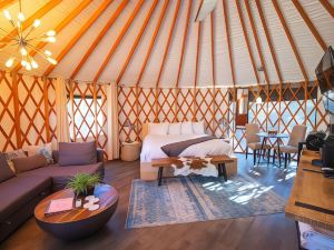 Escalante Yurts - Luxury Lodging